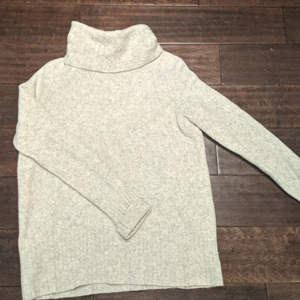 Community Wool Sweater 🙌